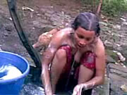Bangla Shameless desa sepupu mandi kolam